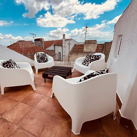 Daire Cosy Alfama Hideout - With Rooftop Terrace