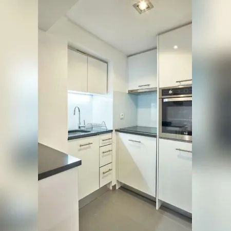 Daire Cosy Alfama Hideout - With Rooftop Terrace *