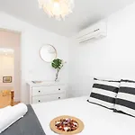 Cosy Alfama Hideout - With Rooftop Terrace شقة Lisboa