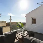 Cosy Alfama Hideout - With Rooftop Terrace شقة Lisboa