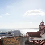 Cosy Alfama Hideout - With Rooftop Terrace