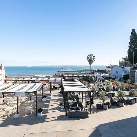 Cosy Alfama Hideout - With Rooftop Terrace *