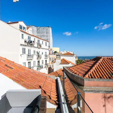 Cosy Alfama Hideout - With Rooftop Terrace Apartman *