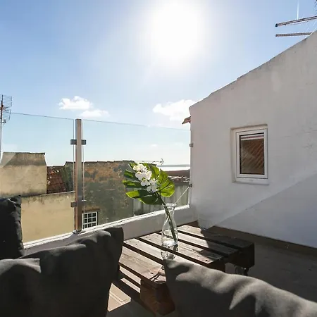 Cosy Alfama Hideout - With Rooftop Terrace Apartman Lisboa