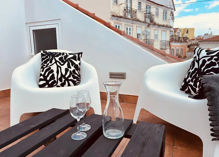 Cosy Alfama Hideout - With Rooftop Terrace