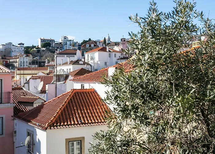 Cosy Alfama Hideout - With Rooftop Terrace