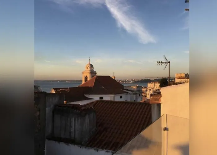 Cosy Alfama Hideout - With Rooftop Terrace Lejlighed